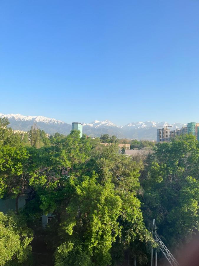Уютная Студия С Видом На Горы Almaty Eksteriør billede